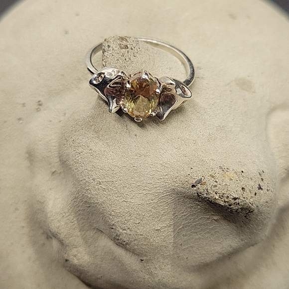 Verameat Jewelry - Verameat Cheshire Love ring